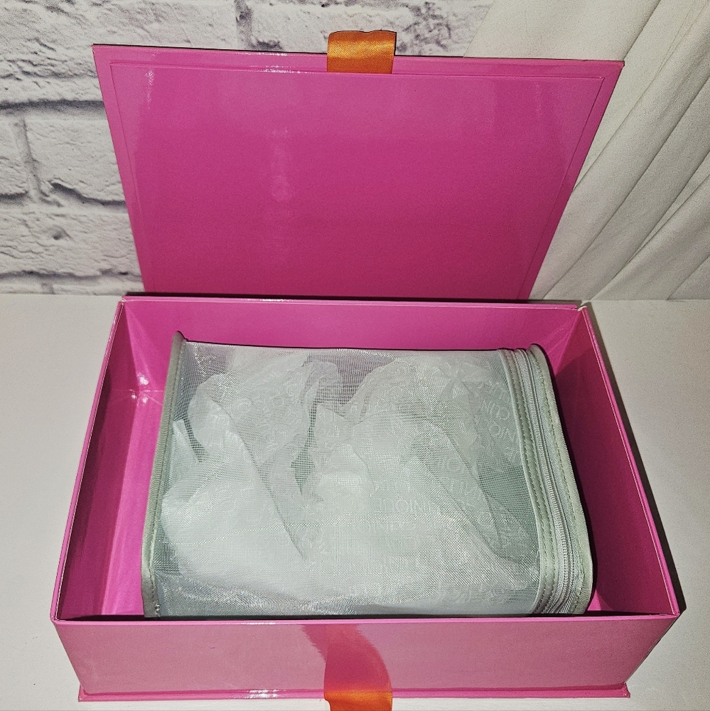 Clinique Makeup Boxed Gift Set RARE - Picture 3 of 6